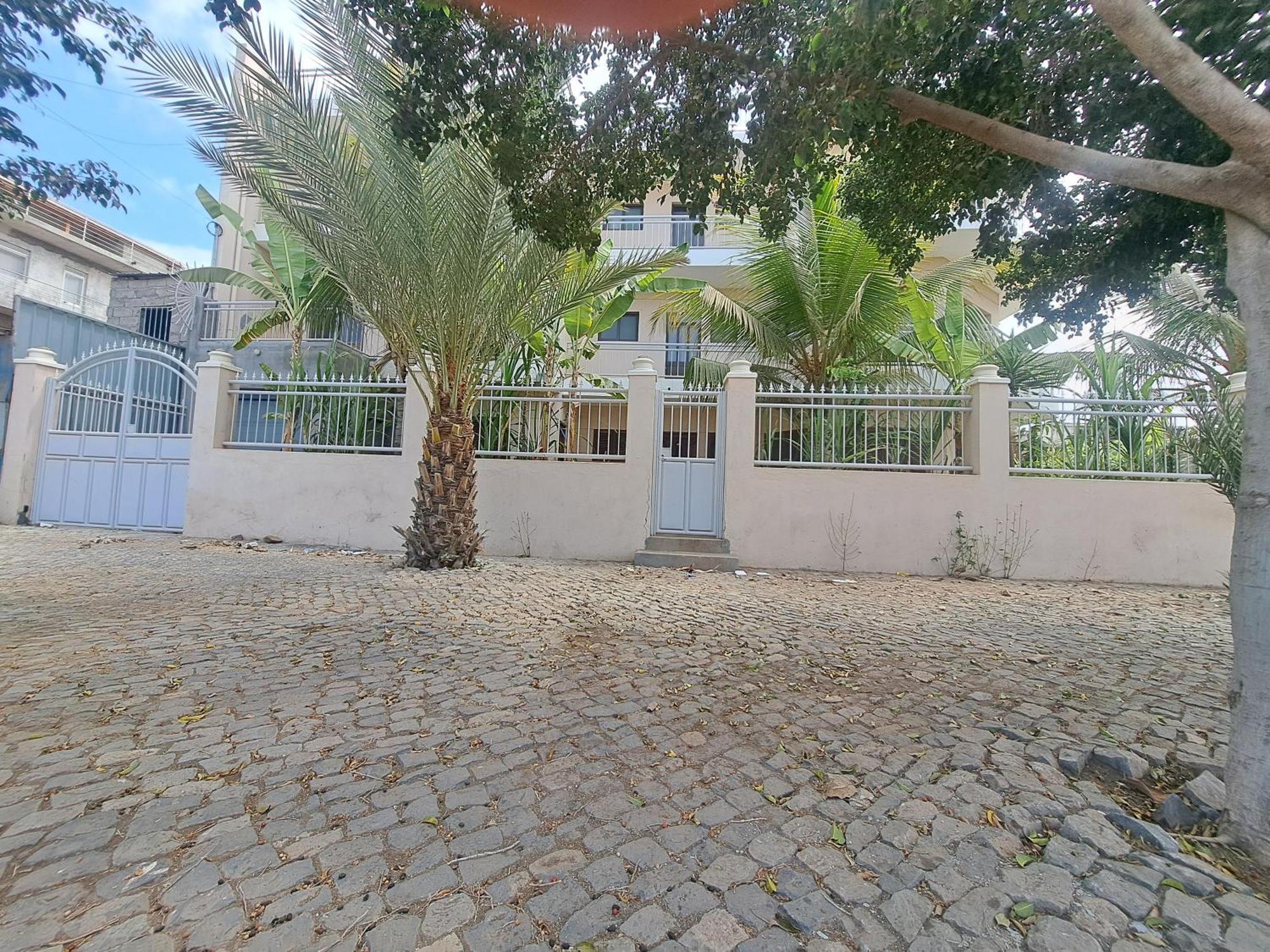 Barros Homestay Таррафал Экстерьер фото